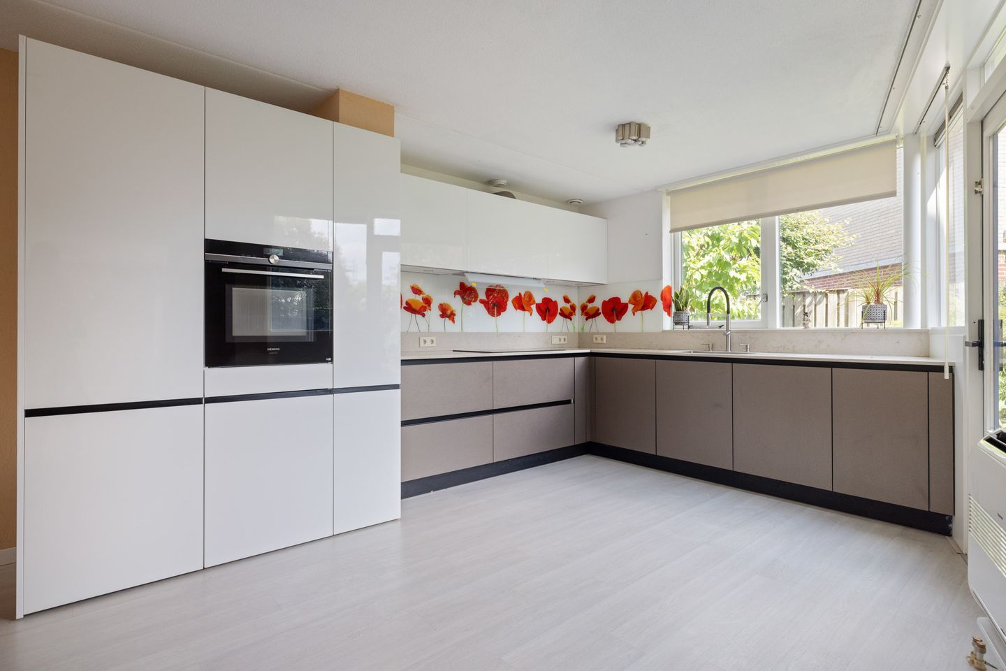 Foto 19 van State 63