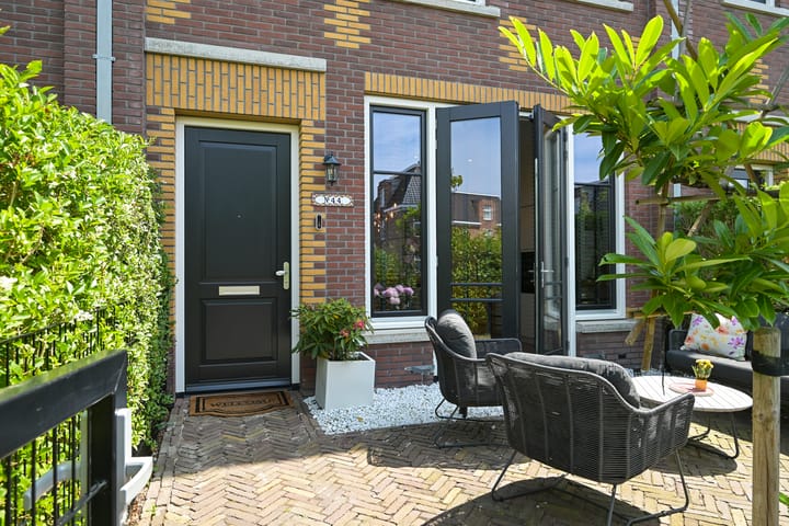 Foto 7 van Thomas Mannsingel 44