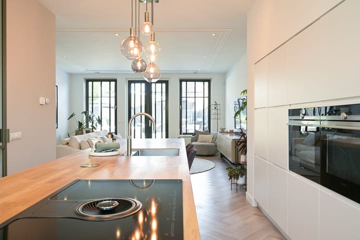 Foto 13 van Thomas Mannsingel 44