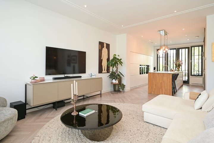 Foto 16 van Thomas Mannsingel 44