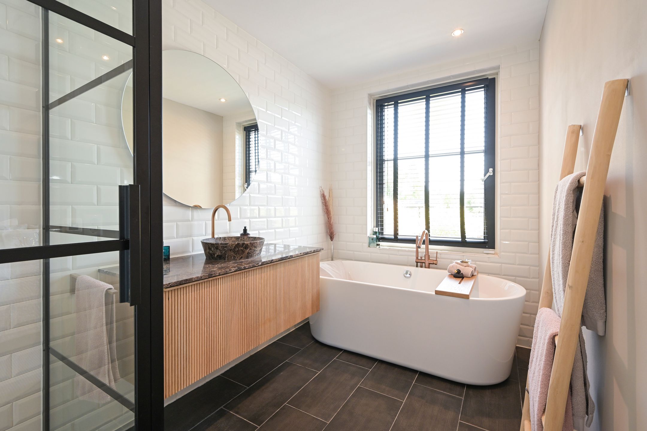 Foto 30 van Thomas Mannsingel 44