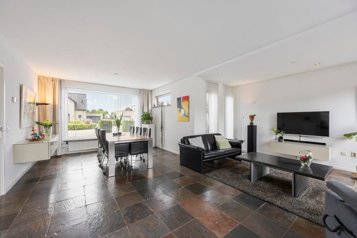 Photo 9 of Zwaluwstraat 23