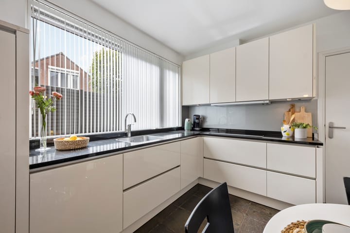 Photo 22 of Zwaluwstraat 23