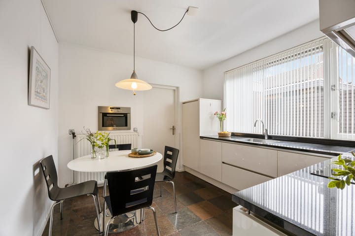 Photo 24 of Zwaluwstraat 23