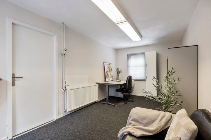 Photo 28 of Zwaluwstraat 23