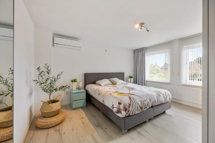 Photo 30 of Zwaluwstraat 23