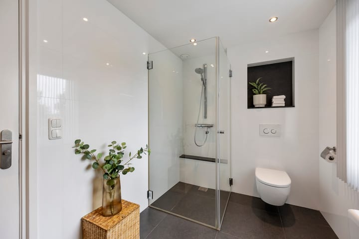 Photo 37 of Zwaluwstraat 23