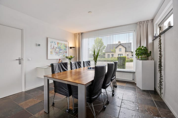 Photo 10 of Zwaluwstraat 23