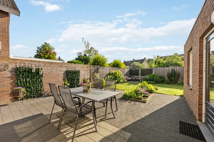 Photo 43 of Zwaluwstraat 23