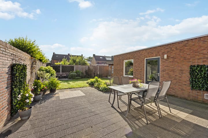 Photo 44 of Zwaluwstraat 23