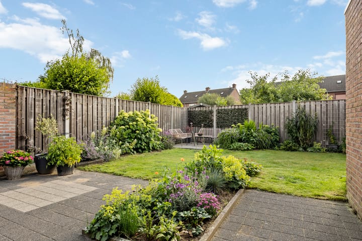 Photo 45 of Zwaluwstraat 23