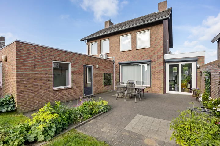 Photo 46 of Zwaluwstraat 23