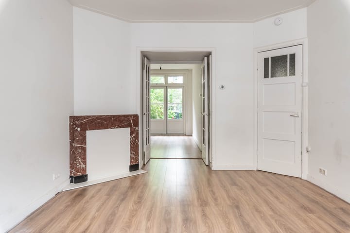 Photo 10 of Woestduinstraat 99-H