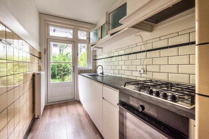 Photo 11 of Woestduinstraat 99-H