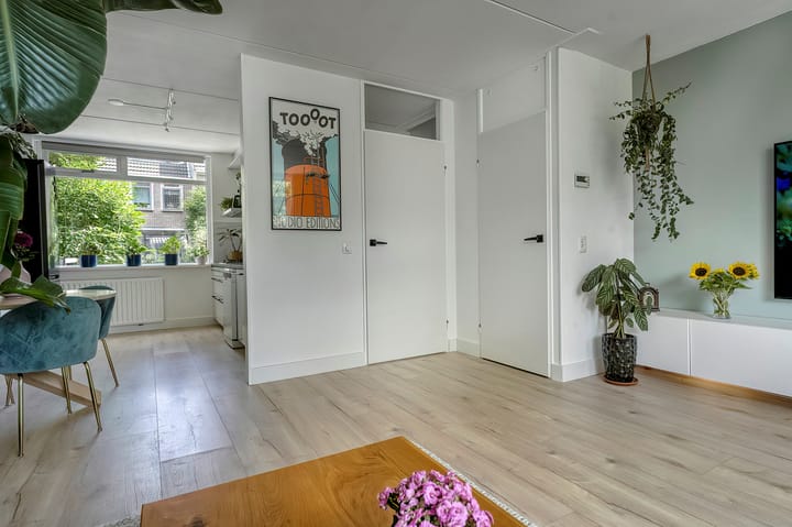 Foto 17 van Menno ter Braaklaan 10