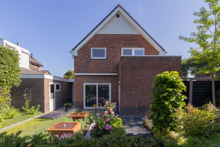 Photo 6 of Schoolstraat 18