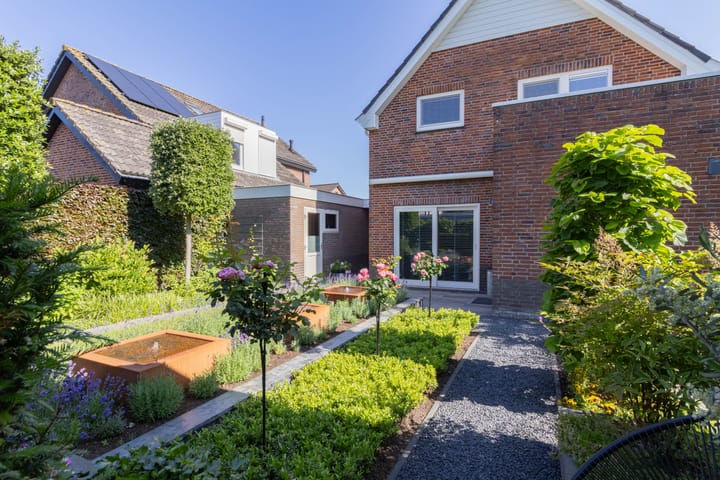 Photo 37 of Schoolstraat 18