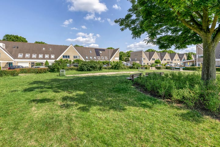 Foto 32 van Margratenplein 2