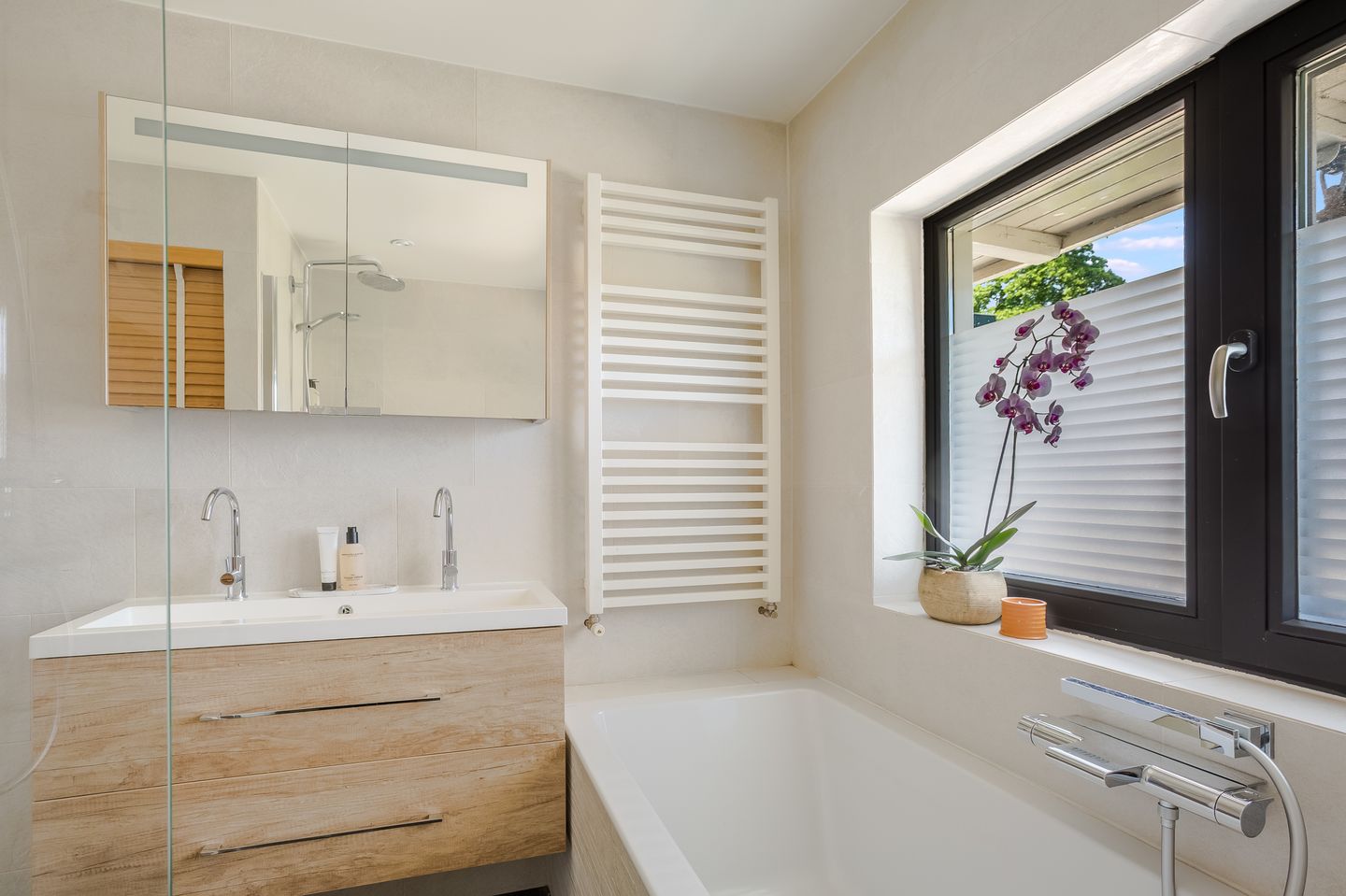 Photo 34 of Graaf Aelbrechtlaan 4