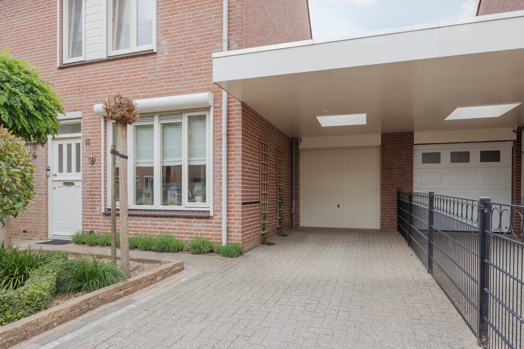 Foto 8 van Mahoniestraat 16