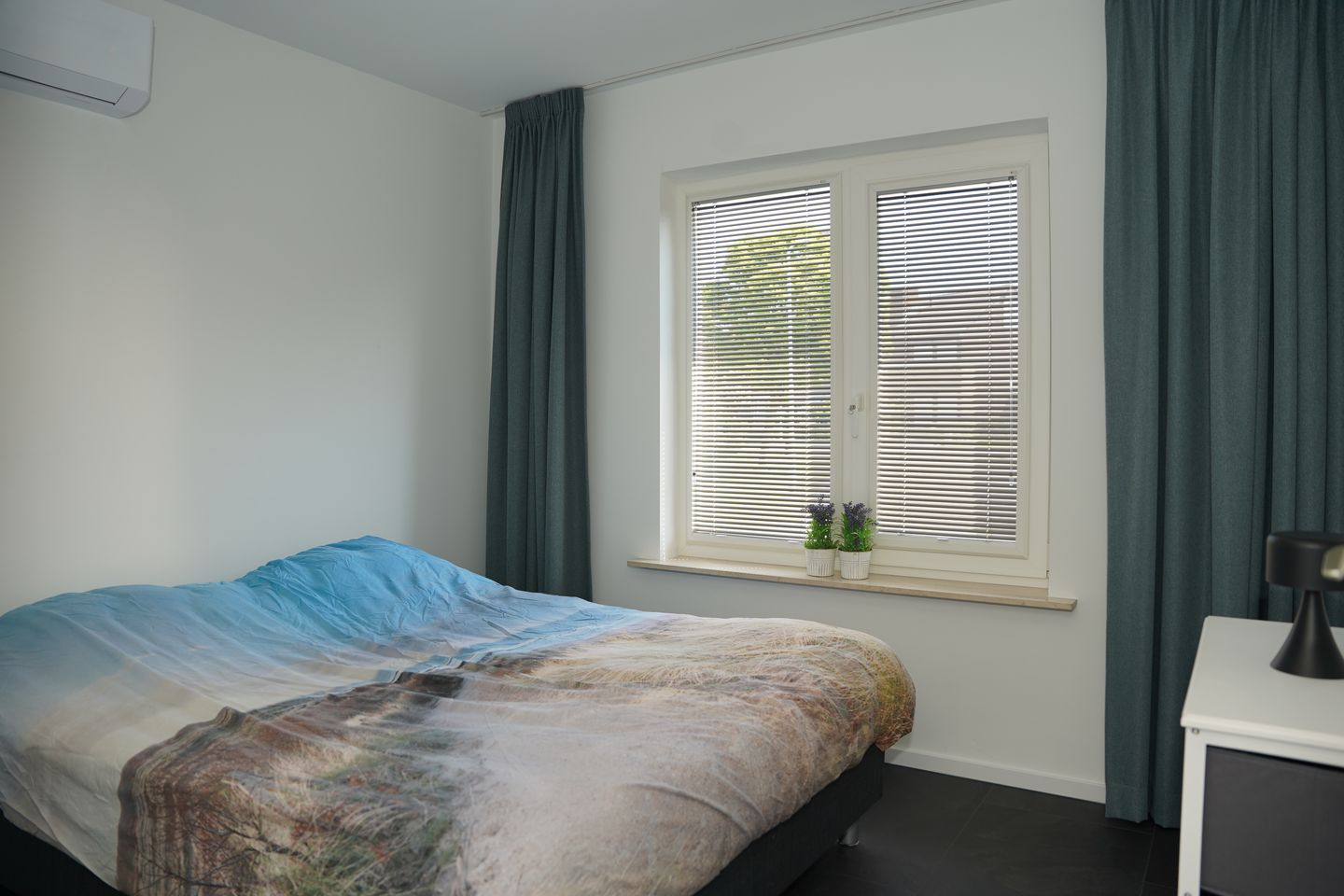 Photo 19 of Jhr. Mr. de Casembrootstraat 27