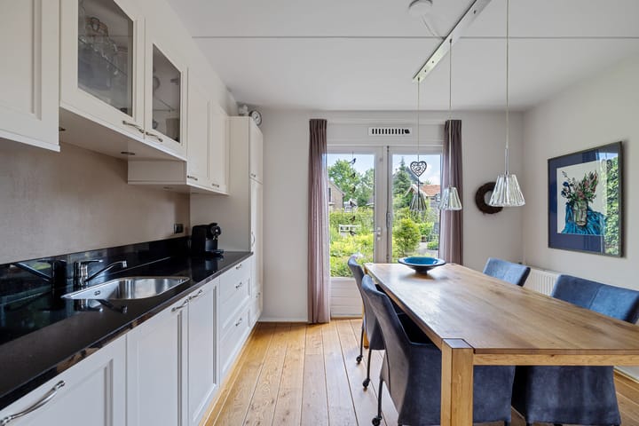 Photo 21 of Isaac van Ostadestraat 8