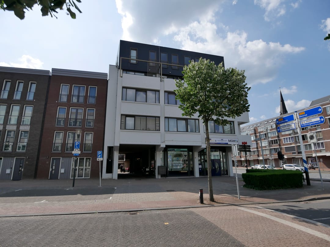 Photo 11 of Zuid Koninginnewal 23-A