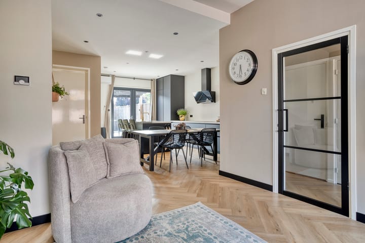 Foto 10 van Brederodestraat 10