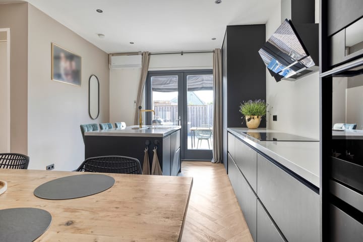 Foto 13 van Brederodestraat 10