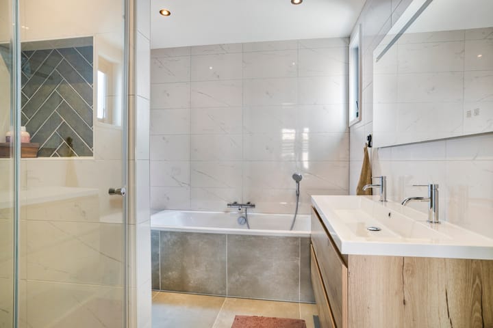 Foto 19 van Brederodestraat 10