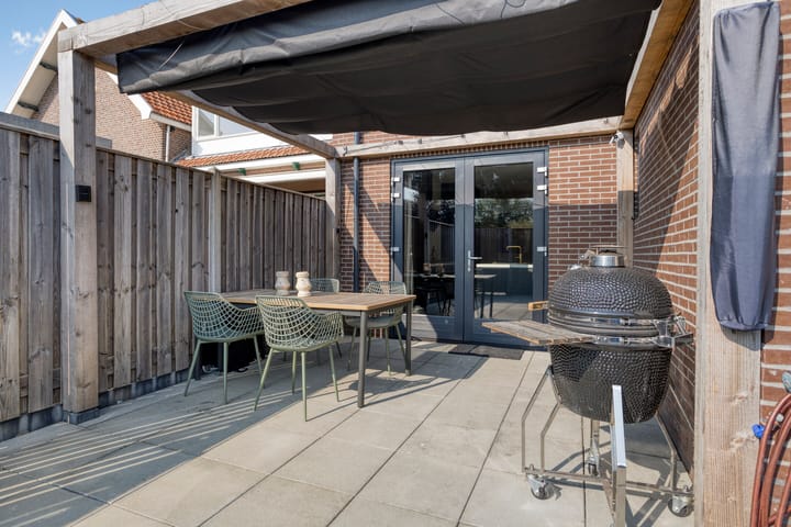 Foto 36 van Brederodestraat 10