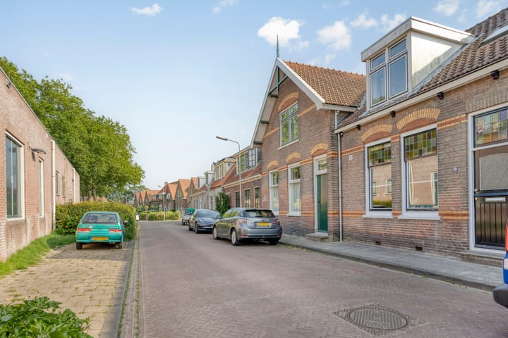 Foto 40 van Brederodestraat 10