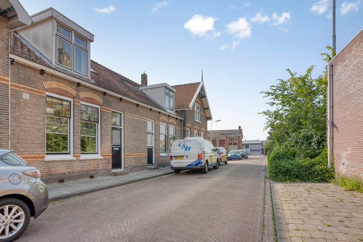 Foto 41 van Brederodestraat 10