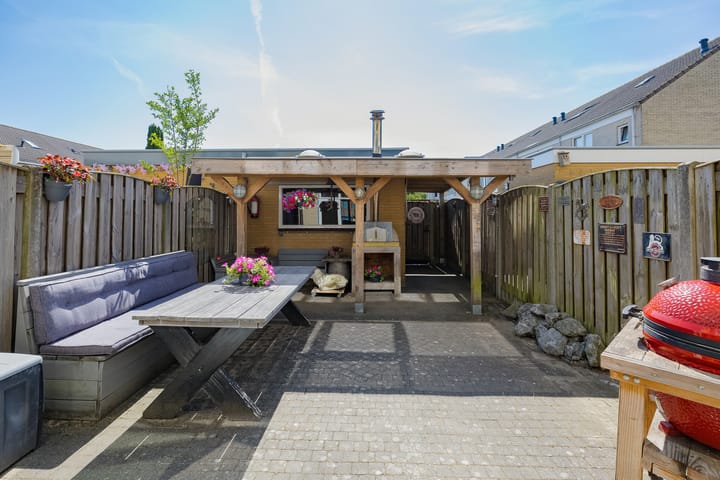 Foto 2 van Planetenweg 337