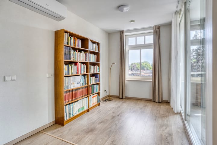 Foto 8 van Raadhuisplein 46