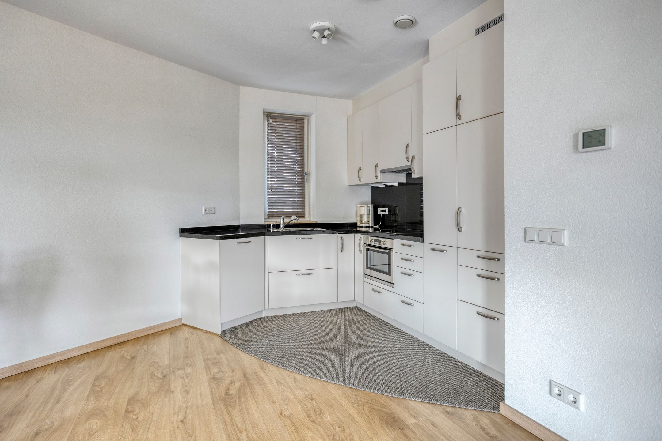 Foto 9 van Raadhuisplein 46