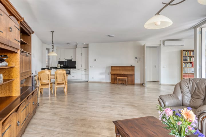 Foto 13 van Raadhuisplein 46