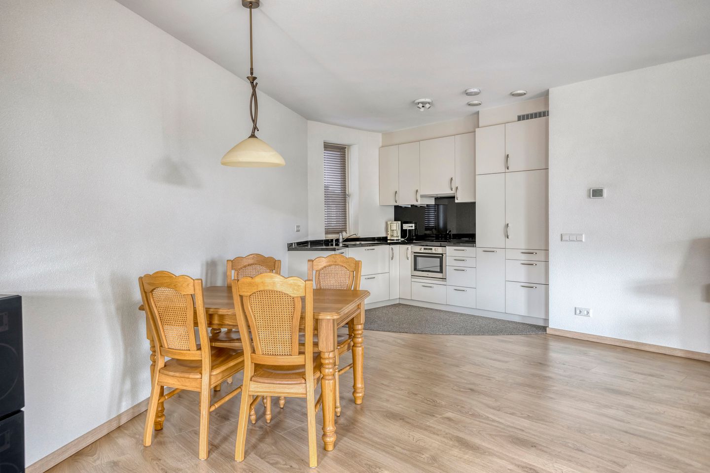 Foto 14 van Raadhuisplein 46