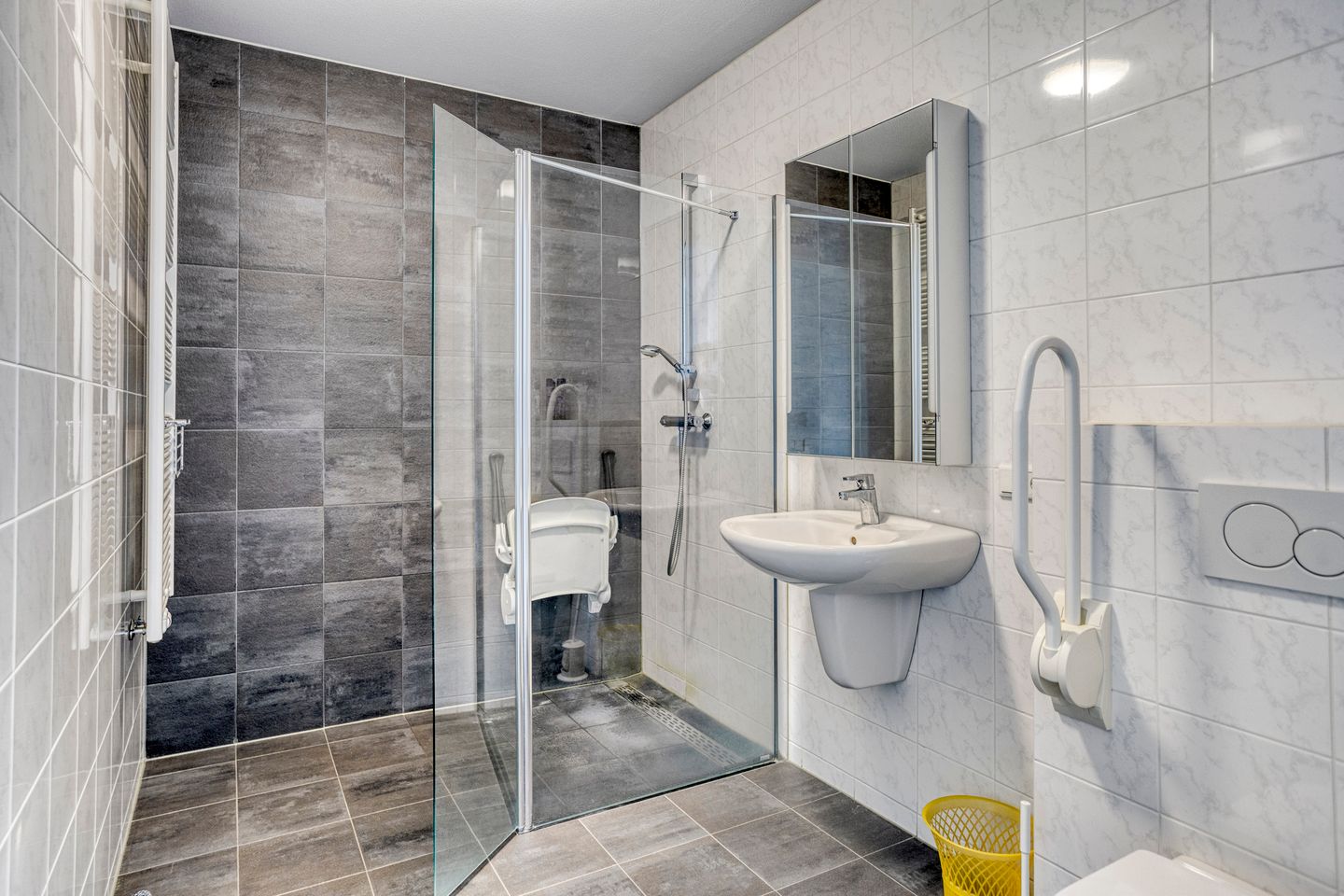 Foto 19 van Raadhuisplein 46