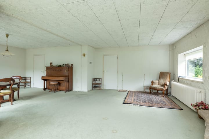 Photo 3 of van Limburg Stirumstraat 6