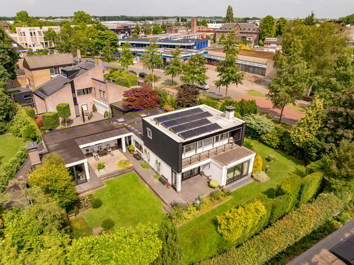 Photo 5 of van Limburg Stirumstraat 6