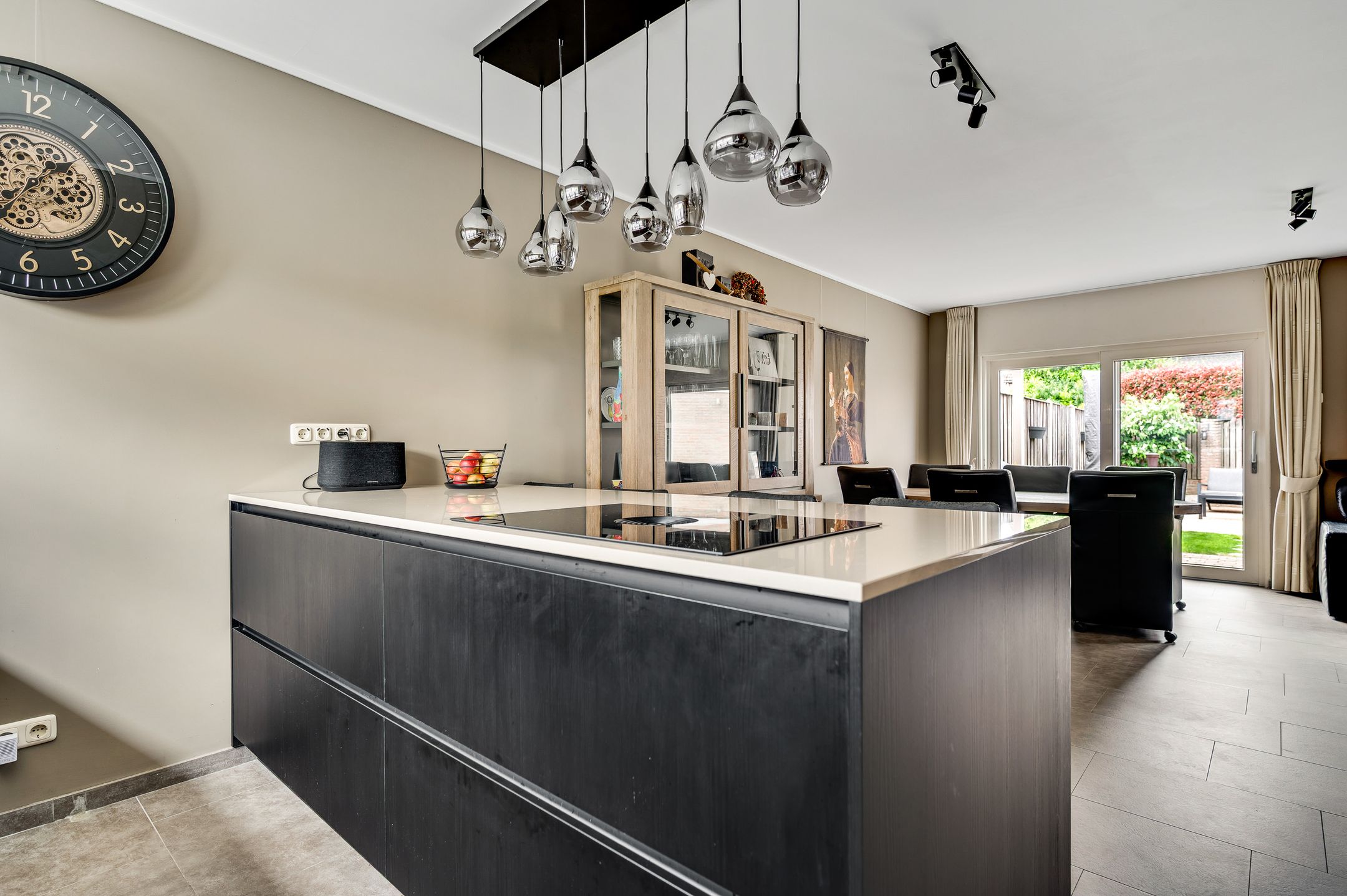 Foto 12 van Edmond Jasparstraat 19