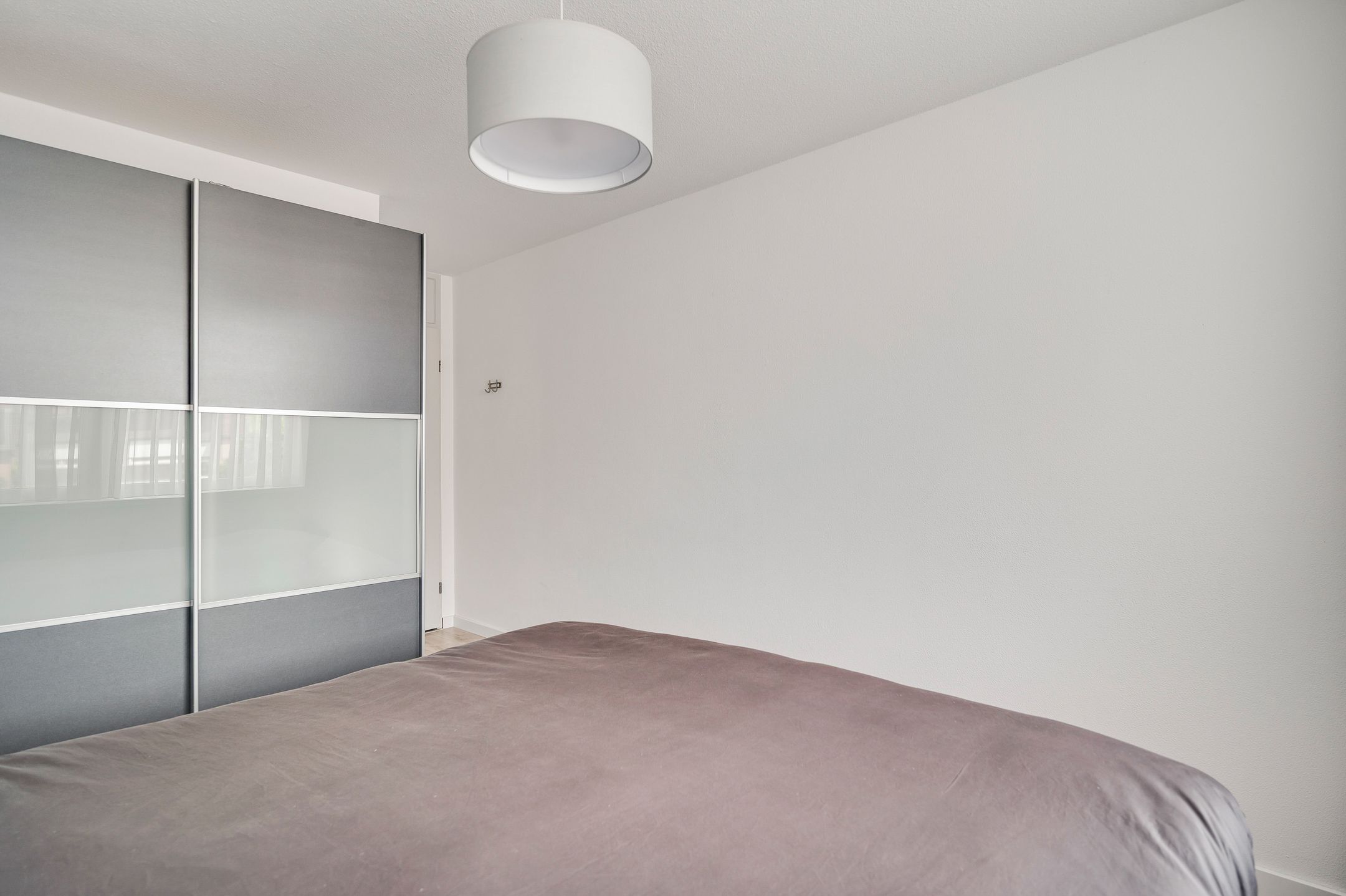 Foto 15 van Edmond Jasparstraat 19