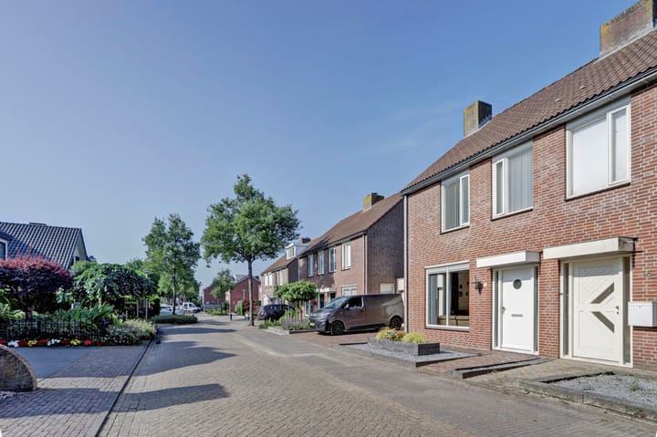 Foto 33 van van Hovedreef 13