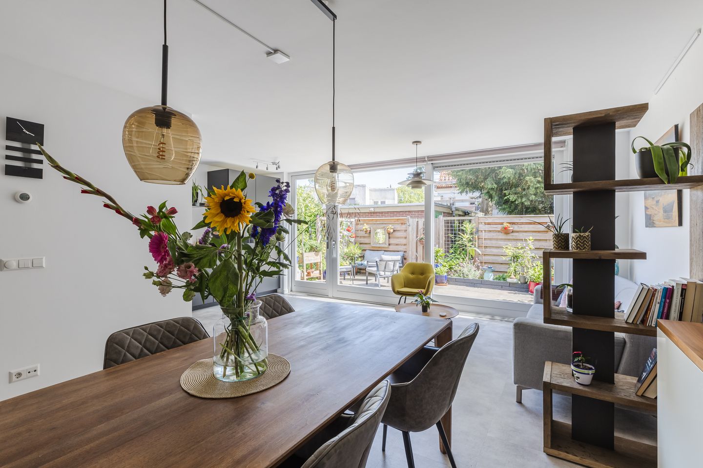 Photo 14 of Veeteeltstraat 41