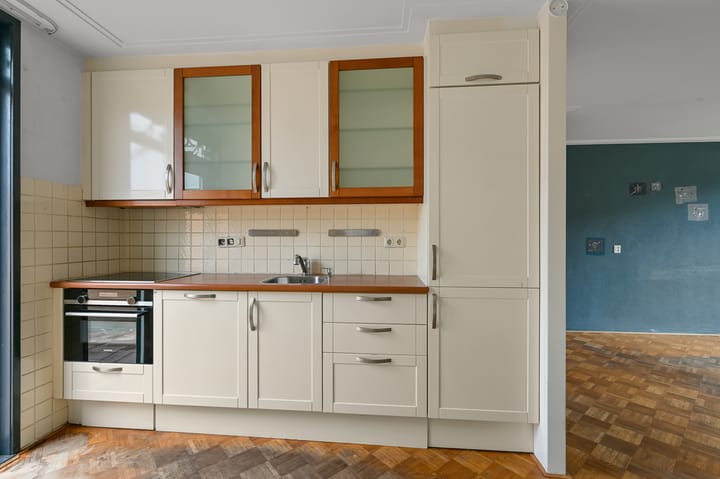 Foto 9 van Joke Smitsingel 9