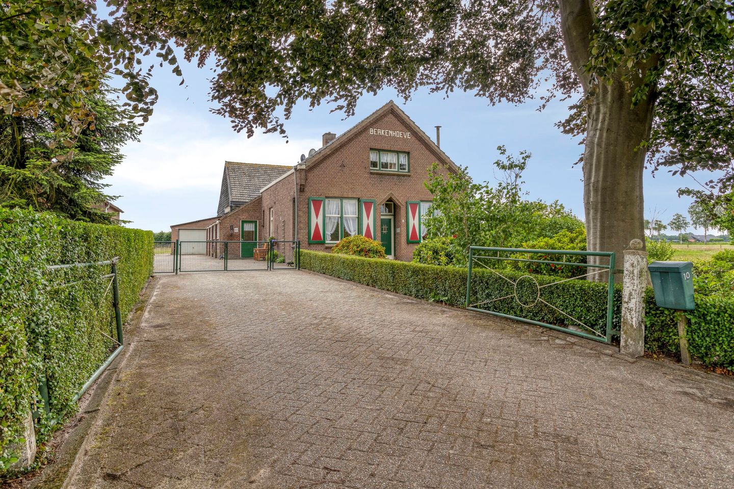 View photo 2 of Berkenstraat 10