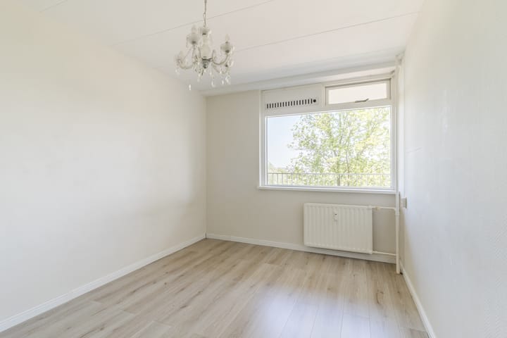 Photo 12 of Zwaluwstraat 94