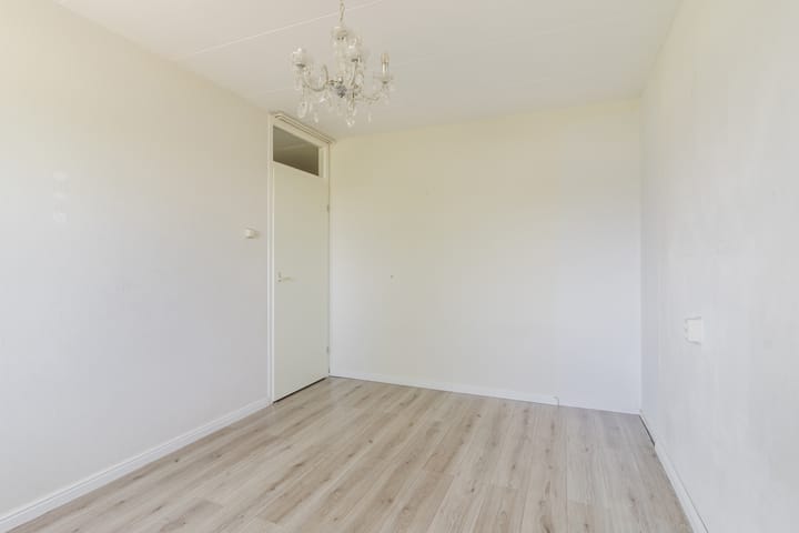 Photo 13 of Zwaluwstraat 94