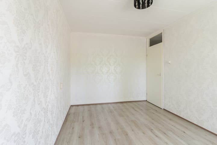 Photo 15 of Zwaluwstraat 94